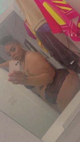 female-escorts-in-queens-ny-929-382-2520-big-2