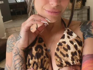 text-me-female-escorts-in-vaughan-canada-317-523-7874