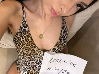 brunette-real-young-and-playful-female-escorts-in-regina-canada