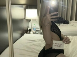 upscale-petite-blonde-cute-feet-cute-face-cute-body-lil-slut-female-escorts-in-mississauga-canada
