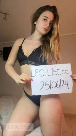 19-year-old-cutie-female-escorts-in-vancouver-canada-big-0
