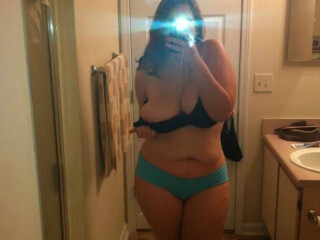 40-years-divorced-older-bj-mom-totally-free-fun-female-escorts-in-winnipeg-canada
