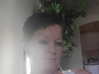 easygoing-red-head-looking-for-funedmonton-female-escorts-in-edmonton-canada