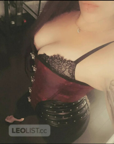 outcalls-online-long-weekend-naughty-fun-female-escorts-in-niagara-falls-canada-big-1