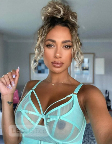 down-for-incalloutcall-still-selling-nude-pic-and-video-female-escorts-in-winnipeg-canada-big-1