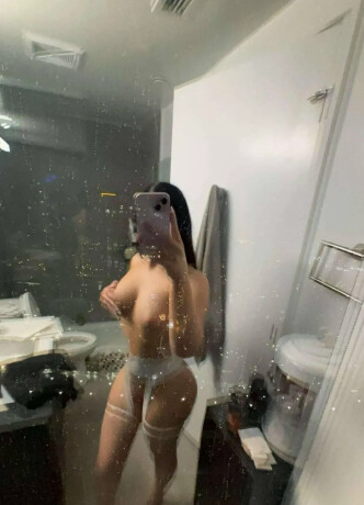 amina-female-escorts-in-markham-canada-64-7-497-4484-big-0