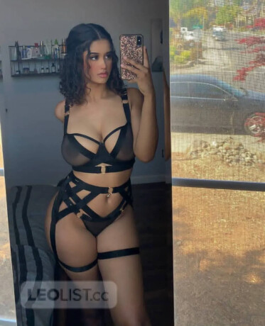 new-sexy-420-hot-barbie-in-town-available-24hrs-for-meetings-female-escorts-in-halifax-canada-big-1