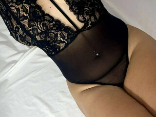 stop-strolling-mixed-bombshell-female-escorts-in-brampton-canada