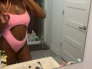 la-queen-queeny-female-escorts-in-brossard-canada