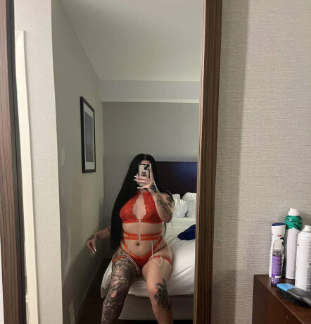 sophia-sparks-female-escorts-in-oakville-canada-61-34496554-big-0