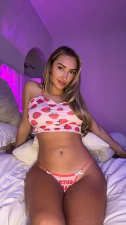 eleanor-female-escorts-in-etobicoke-canada-40-43972410-big-2