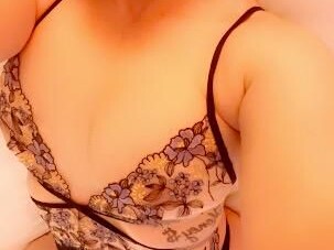 petra-rose-female-escorts-in-montreal-canada