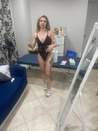 simone-female-escorts-in-toronto-canada-1-647-218-5673-big-4