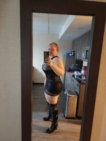 miss-dee-female-escorts-in-niagara-falls-canada-1-905-327-3788-big-0
