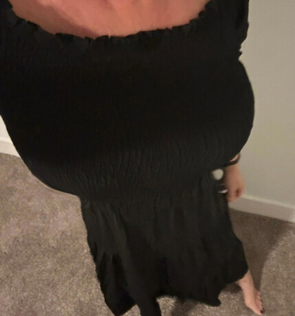 horny-married-woman-seeking-discreet-sex-partners-null-edmonton-escorts-alberta-escorts-canada-escorts-escortsaffaircom-female-escorts-in-edmonton-canada-big-3