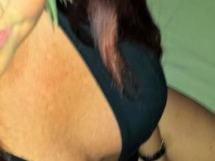holly-female-escorts-in-toronto-canada