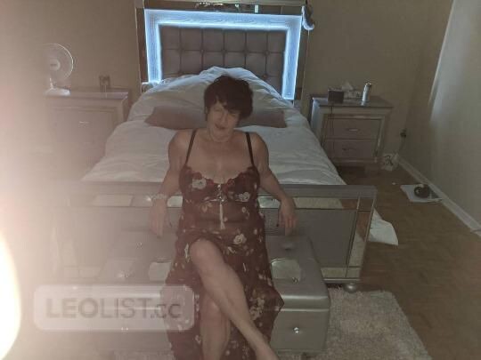 roxy-female-escorts-in-ottawa-canada-1-613-400-7884-big-1