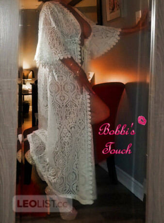 bobbi-female-escorts-in-halifax-canada-big-1