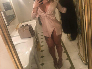 vip-luna-lace-july-26-29-petite-super-busty-blonde-exotic-vixen-female-escorts-in-vancouver-canada