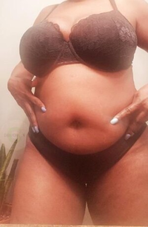 nubia-female-escorts-in-saskatoon-canada-1-587-600-2285-big-3