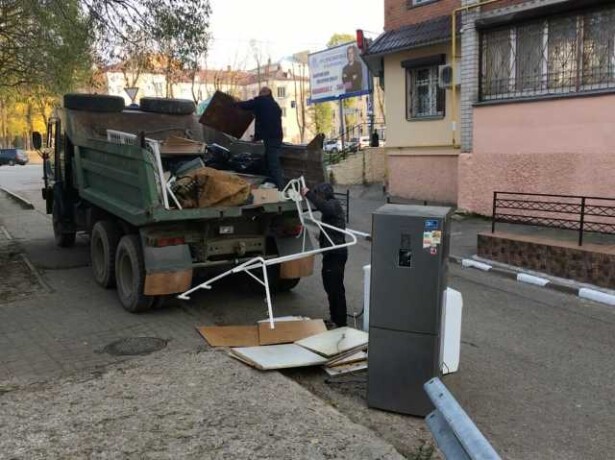 vyvoz-musora-stroitelnogo-v-ulanude-predlozenie-uslugi-v-obieiavlenii-u6837211-3450238-na-baraxlanet-big-1