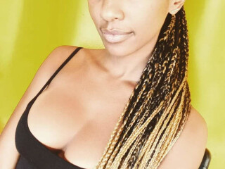 fineapple-female-escorts-in-doha-qatar