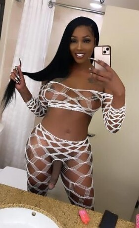 ts-lotti-dydydydydy-shemale-escort-in-chicago-il-332-240-8201-big-0
