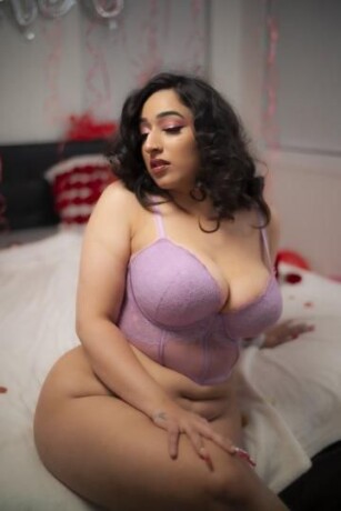 female-escorts-in-muncie-in-463-200-5953-big-4