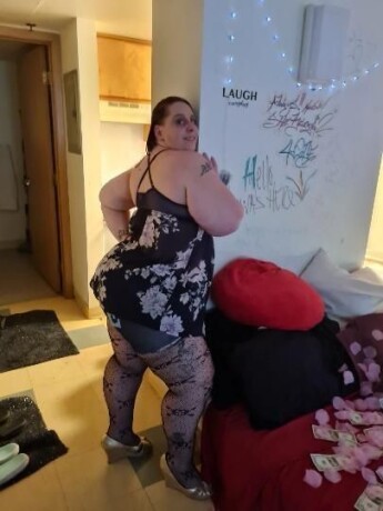female-escorts-in-kokomo-in-219-209-4084-big-4