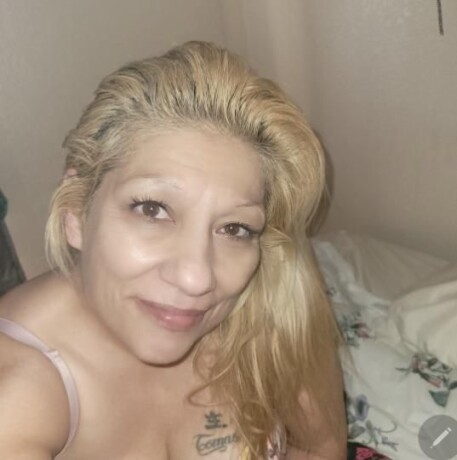 female-escorts-in-saginaw-mi-254-233-8876-big-3