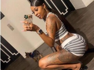 mcnancy-shemale-escort-in-chicago-il