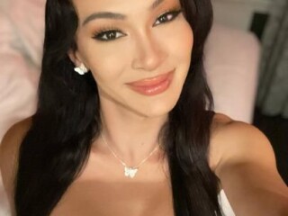 sopiha-female-escorts-in-des-moines-ia-208-518-5545