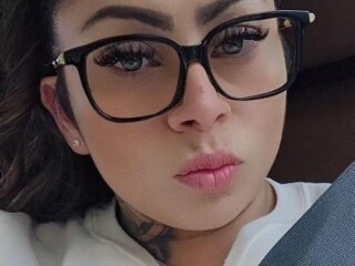 selena-female-escorts-in-sacramento-ca