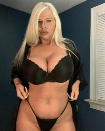 female-escorts-in-florence-sc-617-313-2488-big-1