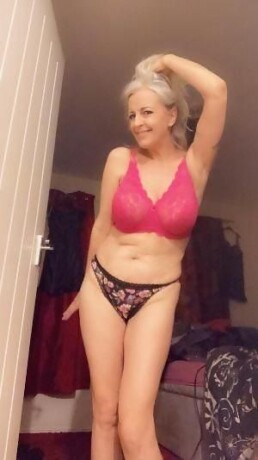 female-escorts-in-madison-wi-262-648-9876-big-3