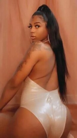 uniques-female-escorts-in-milwaukee-wi-414-676-3939-big-2