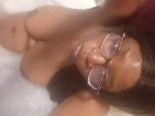 peaches-female-escorts-in-chicago-il-312-753-8181