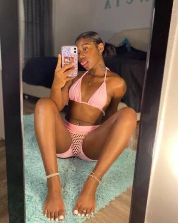 kelly-female-escorts-in-chicago-il-267-523-4224-big-0