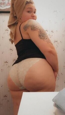 female-escorts-in-queens-ny-917-631-7077-big-1