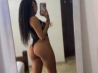 rossy-female-escorts-in-philadelphia-pa-610-232-6070