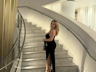 skilled-baddiesafe-incalloutcallcardates-snapchat-agnspace-female-escorts-in-queens-ny-562-451-9879