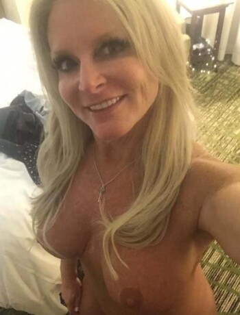female-escorts-in-indianapolis-in-463-208-6027-big-2