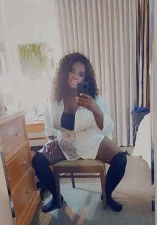 celeste-female-escorts-in-phoenix-az-305-449-0499-big-3