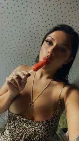 female-escorts-in-queens-ny-585-209-0837-big-4