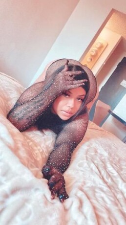 female-escorts-in-sacramento-ca-279-247-8008-big-3