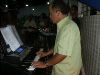 teclado-guitarra-e-voz-amaralina-encontre-djs-para-festa-e-musicos